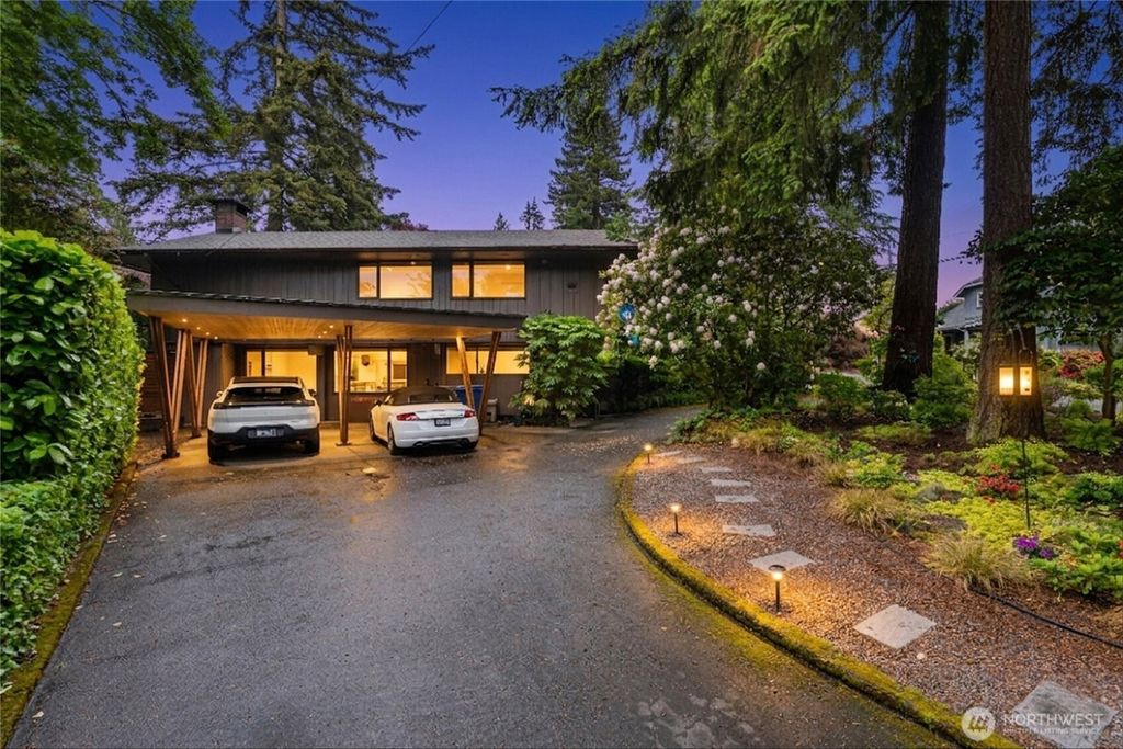 Photo of 432 Scenic Way, Kent, WA 98030 (MLS # 2530478)