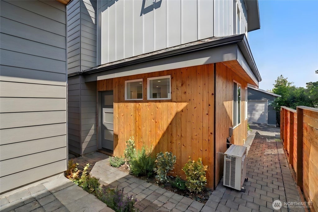 Photo of 5042 35th Avenue NE, Seattle, WA 98105 (MLS # 2574284)
