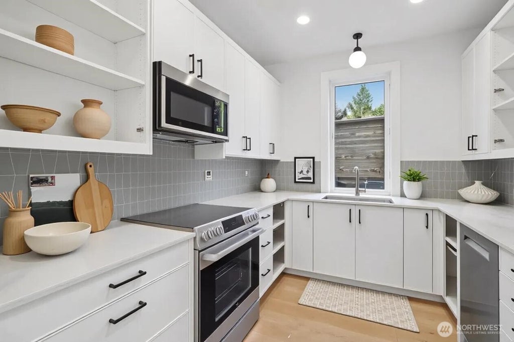 Photo of 5042 35th Avenue NE, Seattle, WA 98105 (MLS # 2574284)