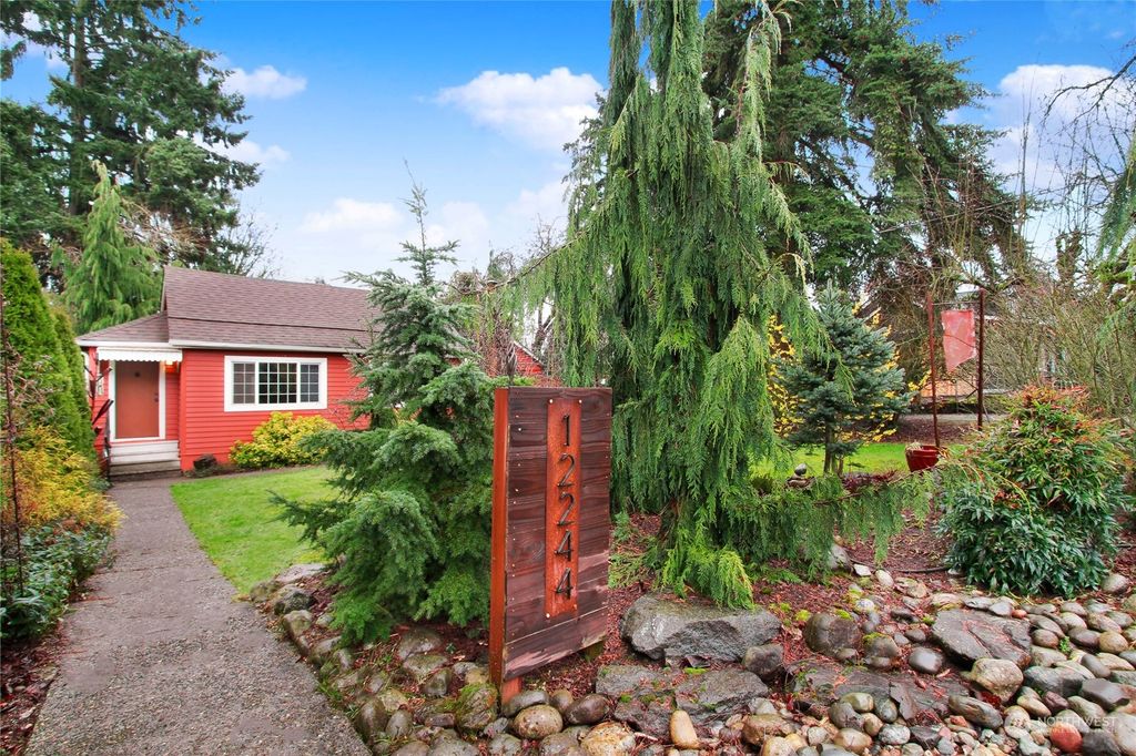 Photo of 12244 22ND Avenue S, Burien, WA 98168 (MLS # 2198866)