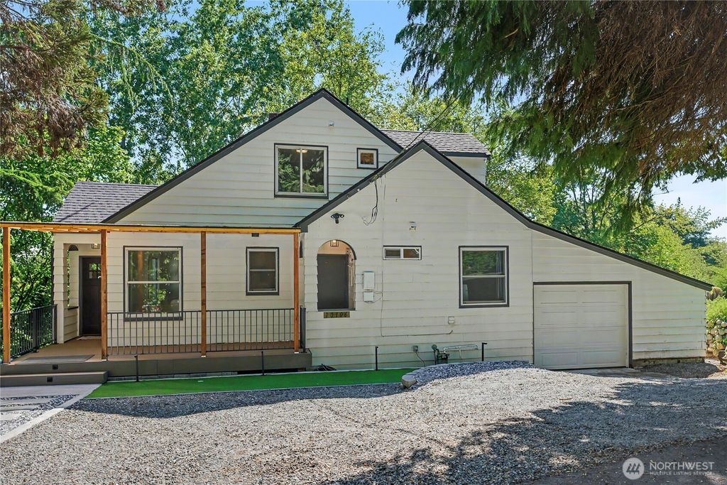 Photo of 10106 16th Avenue S, Seattle, WA 98168 (MLS # 2524491)