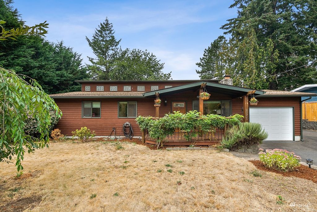 Photo of 20326 28th Avenue W, Lynnwood, WA 98036 (MLS # 1994849)