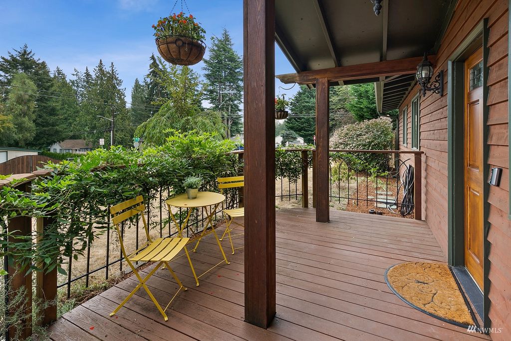Photo of 20326 28th Avenue W, Lynnwood, WA 98036 (MLS # 1994849)