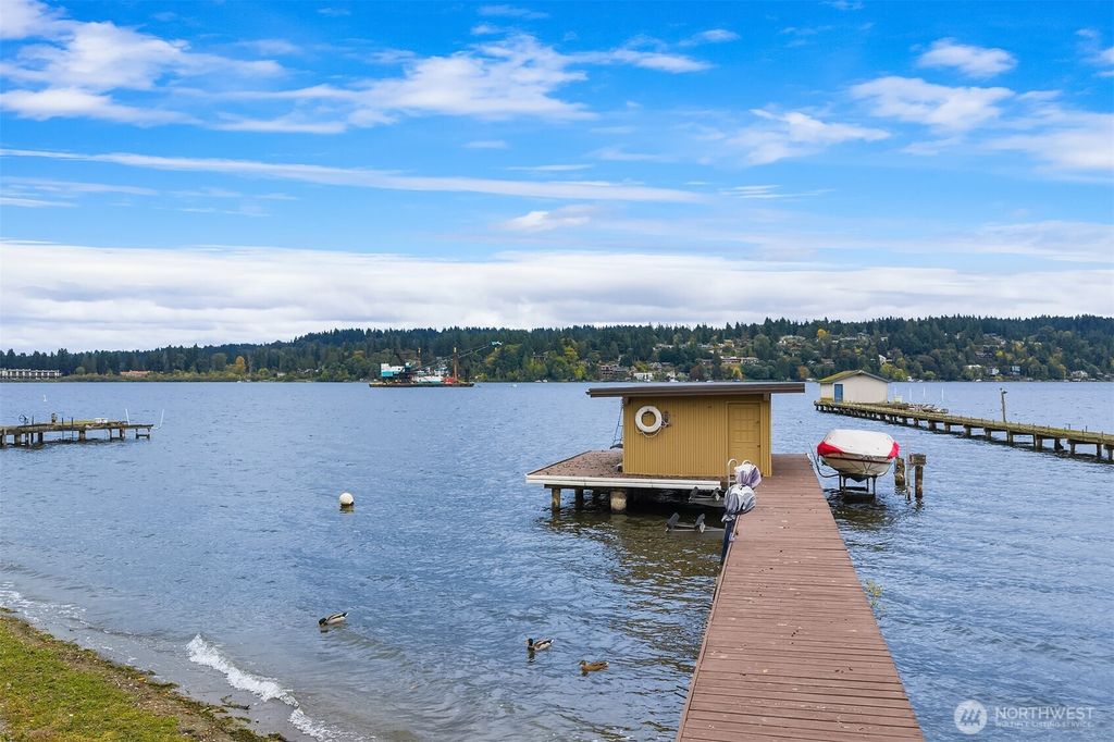 Photo of 4728 NE 172nd Street, Lake Forest Park, WA 98155 (MLS # 2450966)