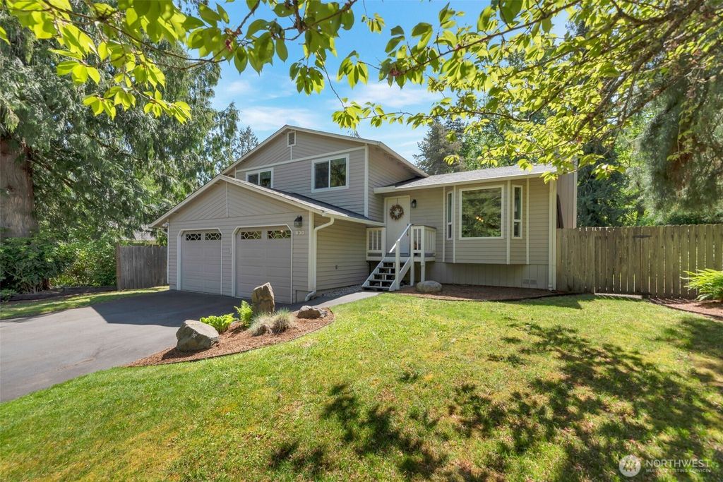 Photo of 630 Mount Logan Drive SW, Issaquah, WA 98027 (MLS # 2375491)