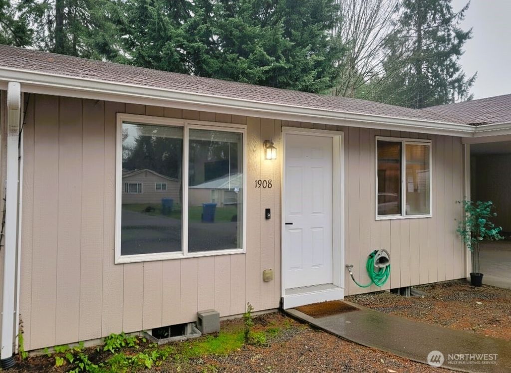 Photo of 1908 12th Ave Ave SW, Olympia, WA 98502 (MLS # 2463270)