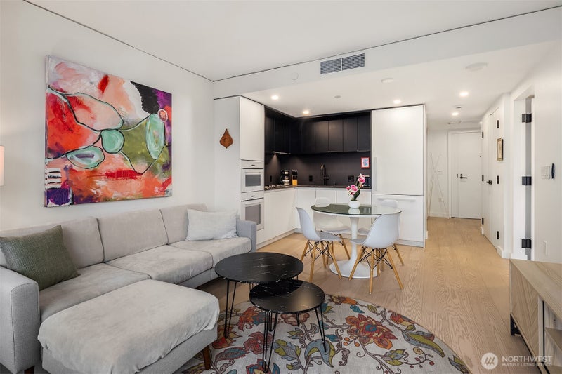 300 Virginia Street 2304