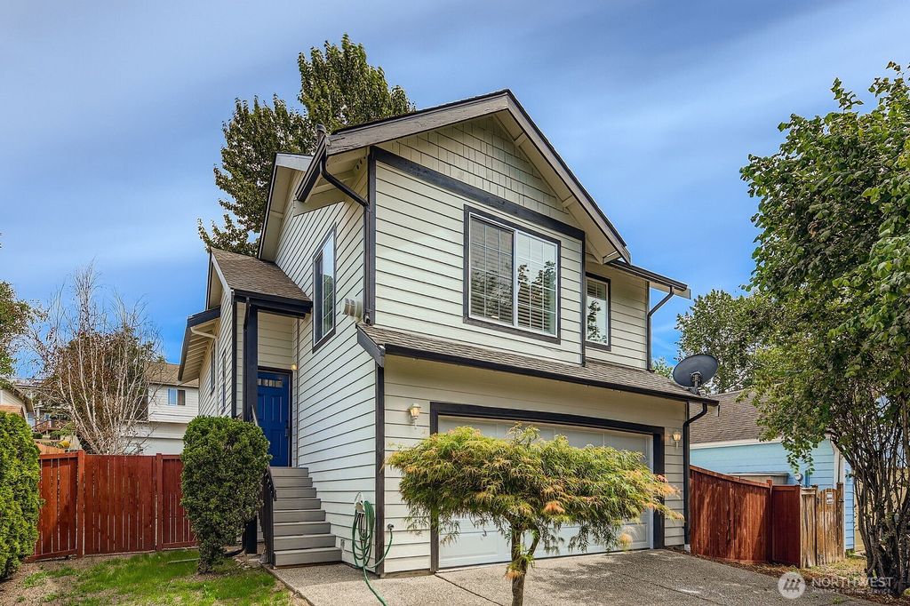Photo of 24038 19tH Avenue S, Des Moines, WA 98198 (MLS # 2413691)