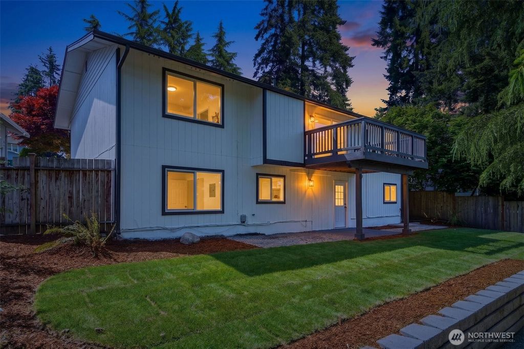 Photo of 33324 29th Place SW, Federal Way, WA 98023 (MLS # 2519988)