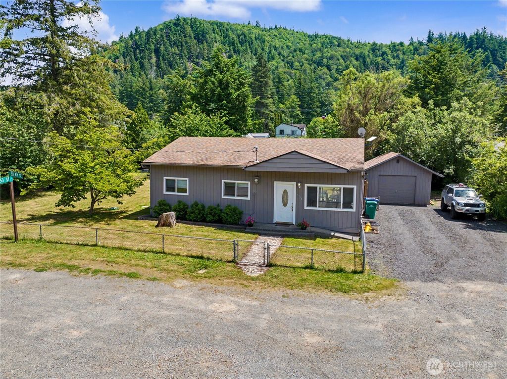 Photo of 35314 312th Way SE, Enumclaw, WA 98022 (MLS # 2540275)