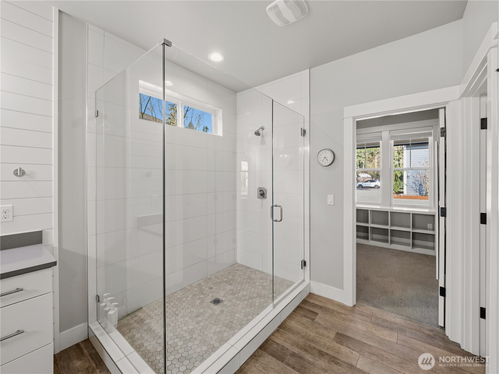 Black Diamond, Washington, 98010, United States, 5 Bedrooms Bedrooms, ,5 BathroomsBathrooms,Residential,Active,2032942