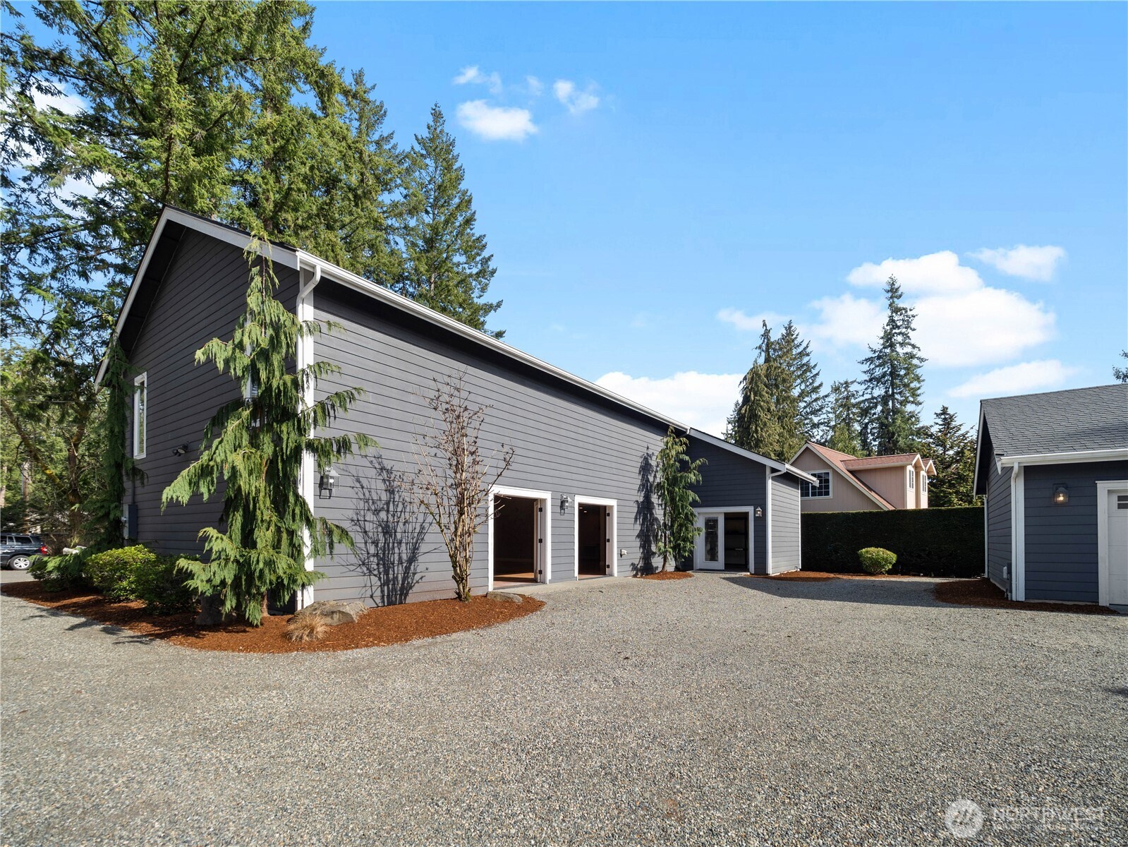 Black Diamond, Washington, 98010, United States, 5 Bedrooms Bedrooms, ,5 BathroomsBathrooms,Residential,Active,2032942