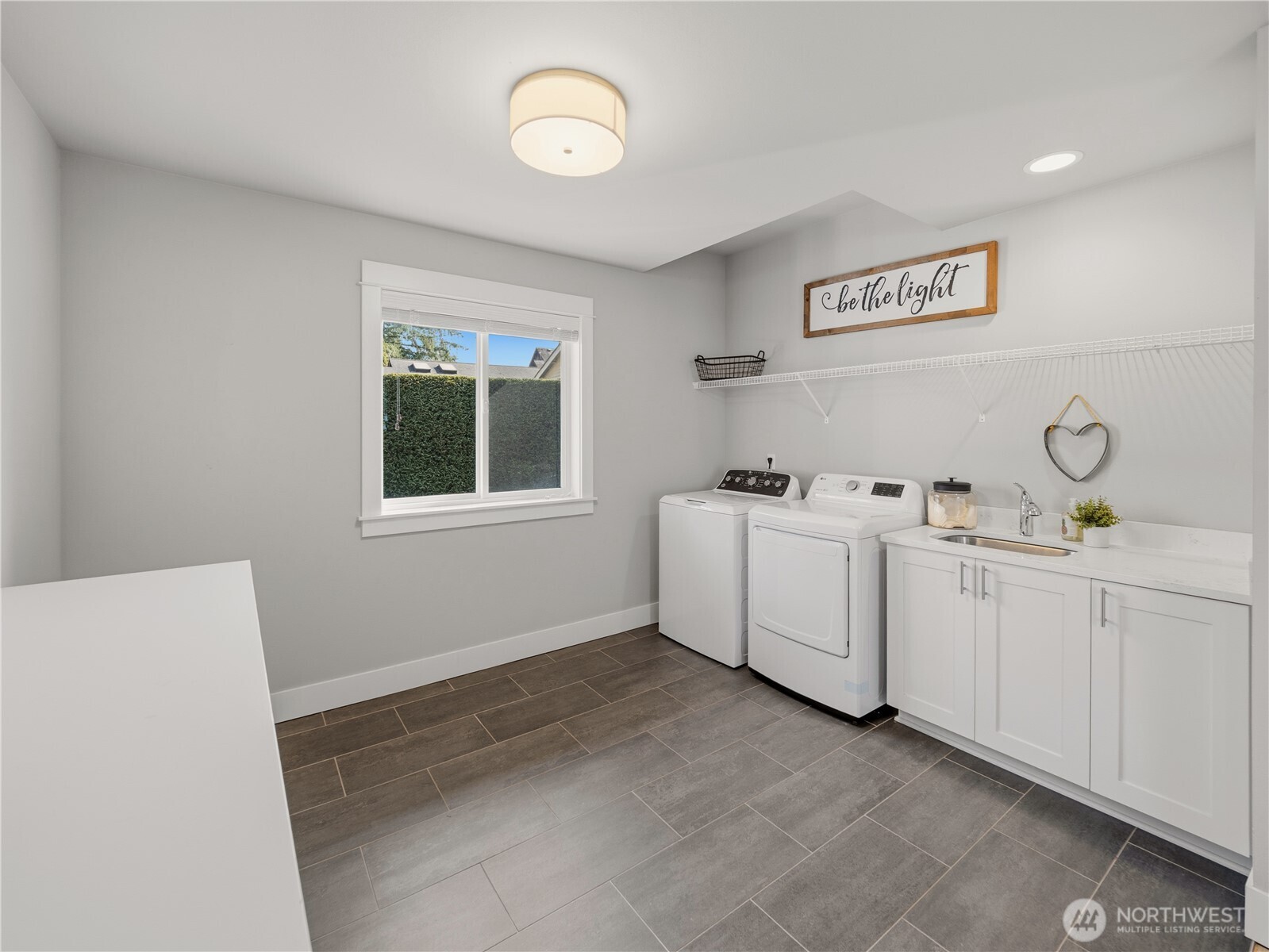 Black Diamond, Washington, 98010, United States, 5 Bedrooms Bedrooms, ,5 BathroomsBathrooms,Residential,Active,2032942