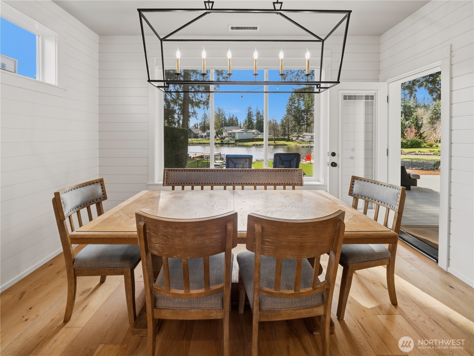 Black Diamond, Washington, 98010, United States, 5 Bedrooms Bedrooms, ,5 BathroomsBathrooms,Residential,Active,2032942