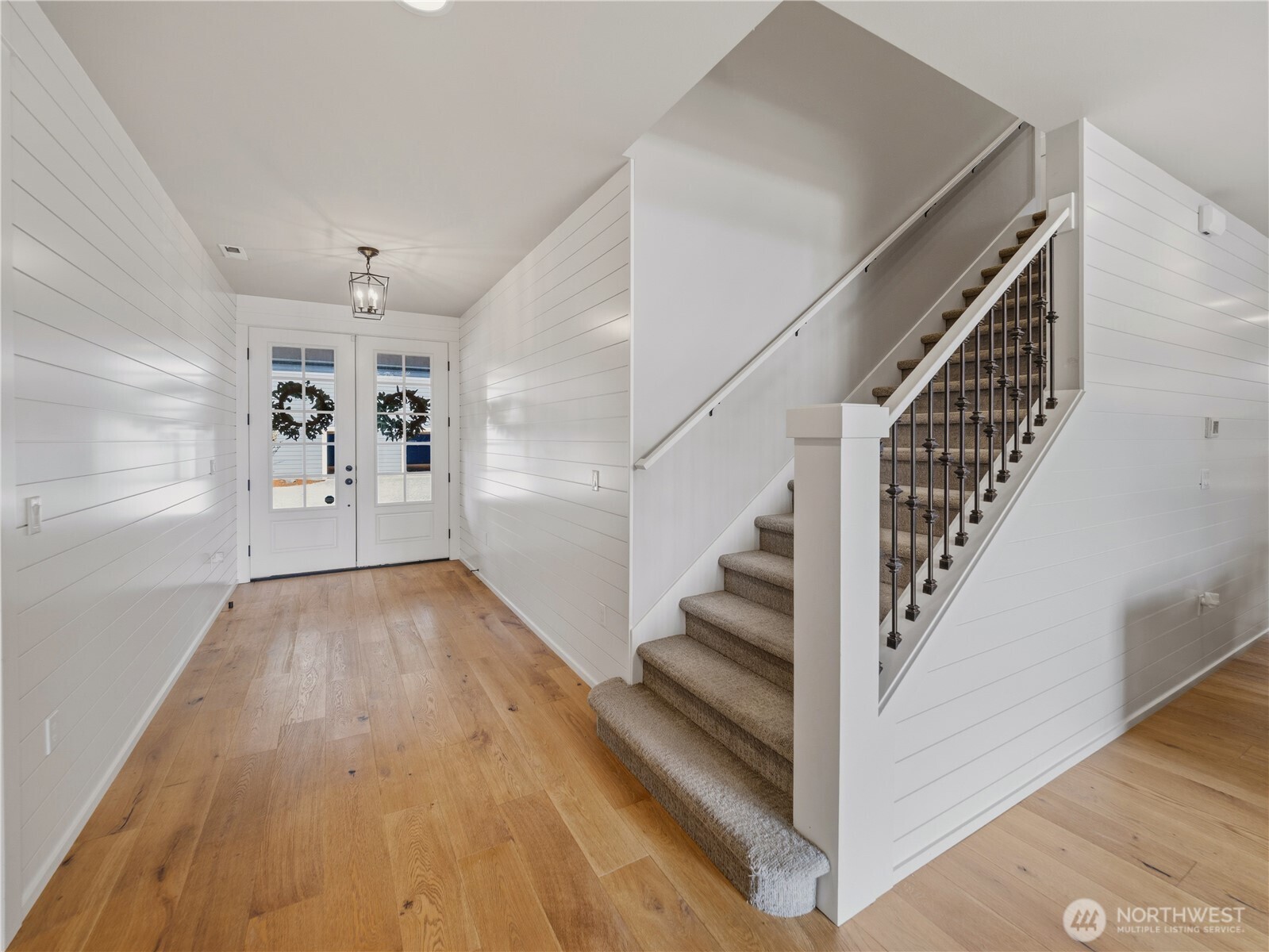 Black Diamond, Washington, 98010, United States, 5 Bedrooms Bedrooms, ,5 BathroomsBathrooms,Residential,Active,2032942
