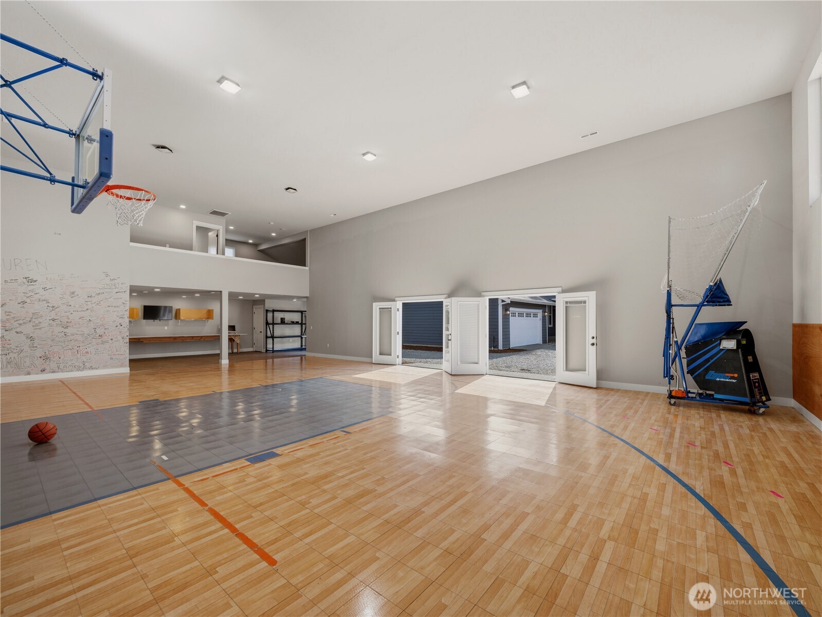Black Diamond, Washington, 98010, United States, 5 Bedrooms Bedrooms, ,5 BathroomsBathrooms,Residential,Active,2032942