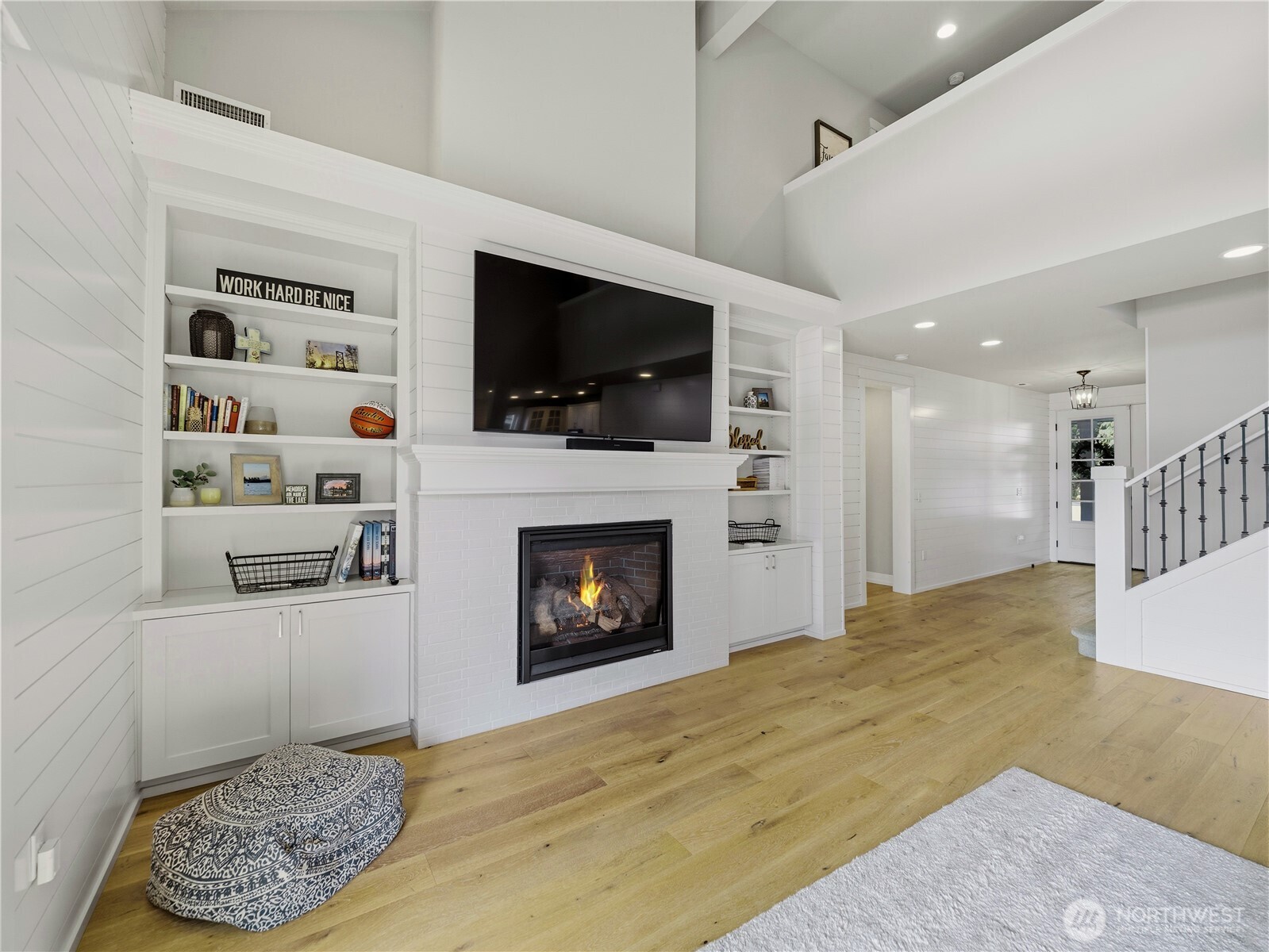 Black Diamond, Washington, 98010, United States, 5 Bedrooms Bedrooms, ,5 BathroomsBathrooms,Residential,Active,2032942