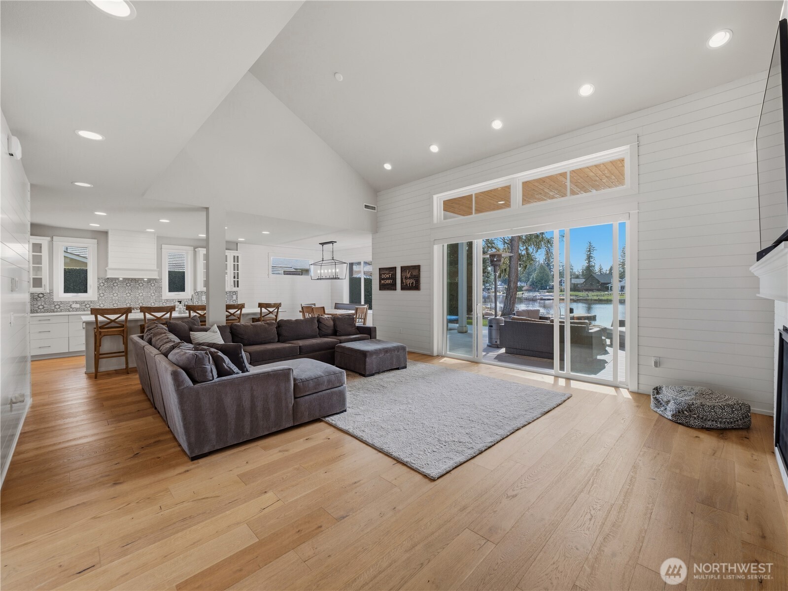 Black Diamond, Washington, 98010, United States, 5 Bedrooms Bedrooms, ,5 BathroomsBathrooms,Residential,Active,2032942