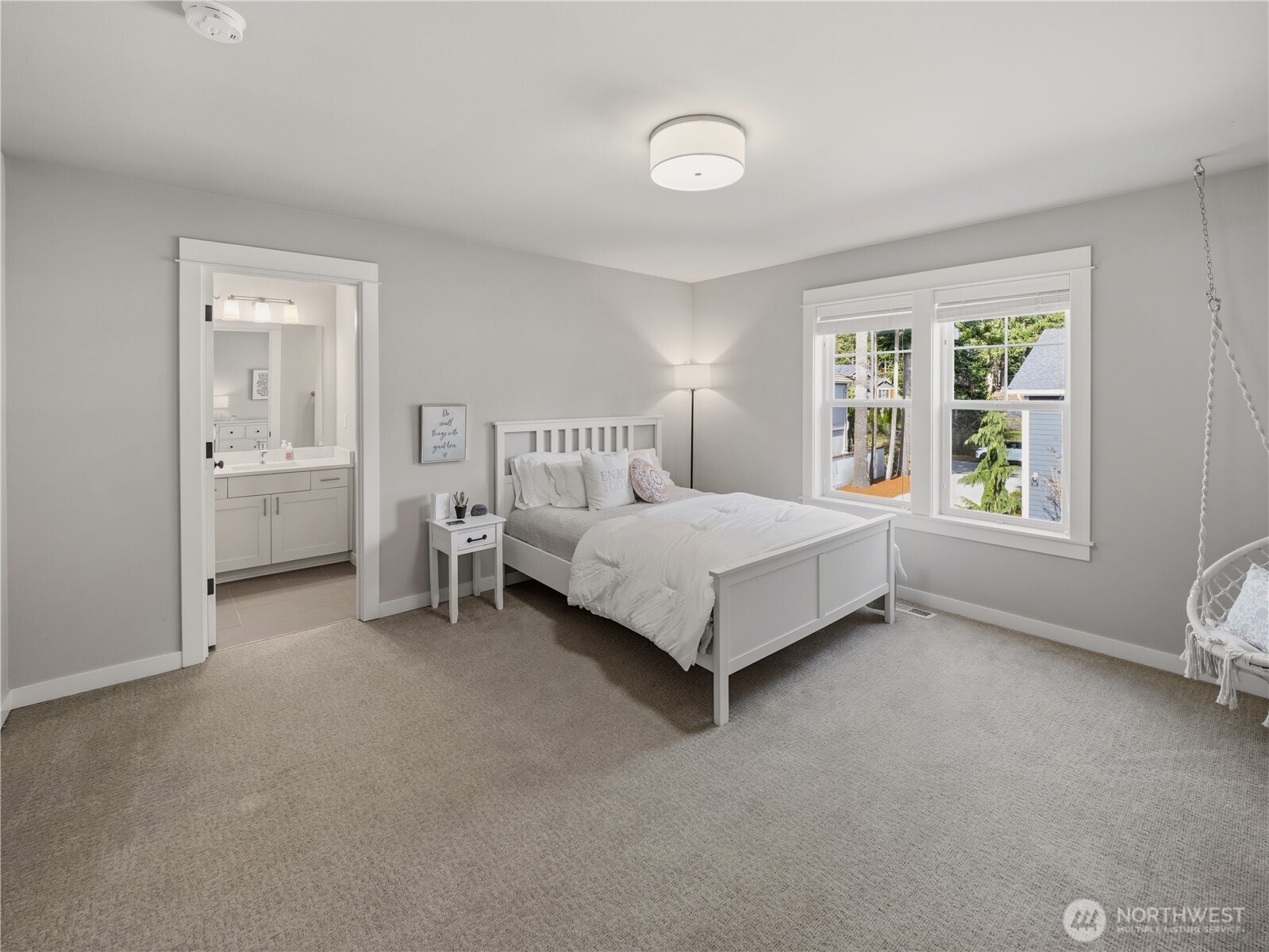 Black Diamond, Washington, 98010, United States, 5 Bedrooms Bedrooms, ,5 BathroomsBathrooms,Residential,Active,2032942