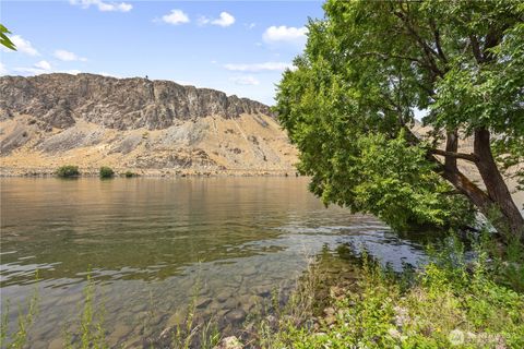 Photo of 27 N Shore Drive, Orondo, WA 98843 (MLS # 2545023)