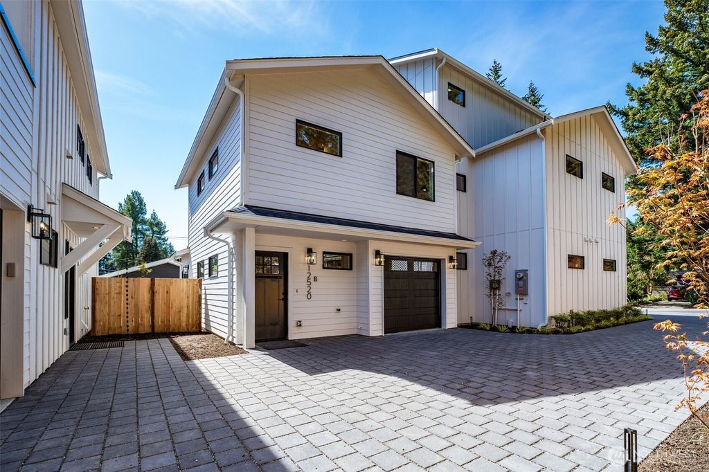 Photo of 12520 2nd Avenue NE #B, Seattle, WA 98125 (MLS # 2404991)