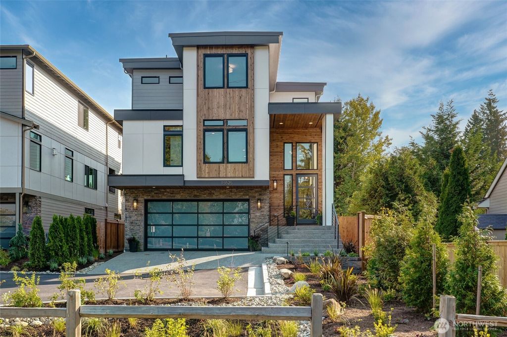 Photo of 15525 NE 60th Street, Redmond, WA 98052 (MLS # 2436965)