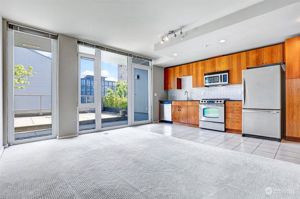 Photo of 76 Cedar Street #710, Seattle, WA 98121 (MLS # 2235820)