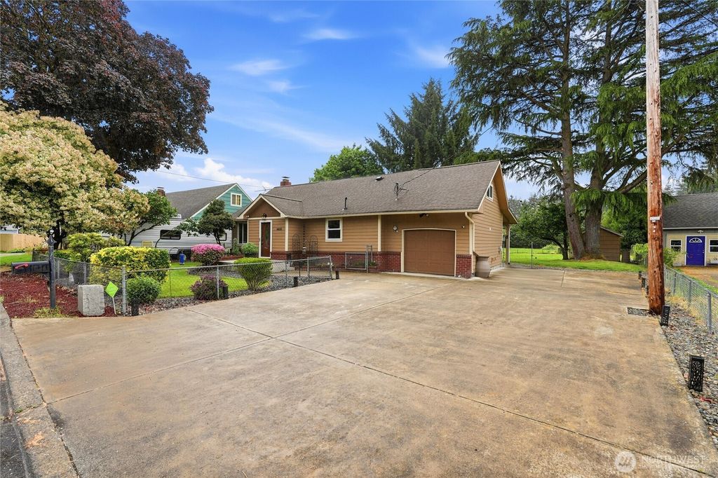 Photo of 4621 Ohio Street, Longview, WA 98632 (MLS # 2525238)