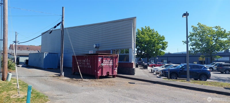 2001 James Street