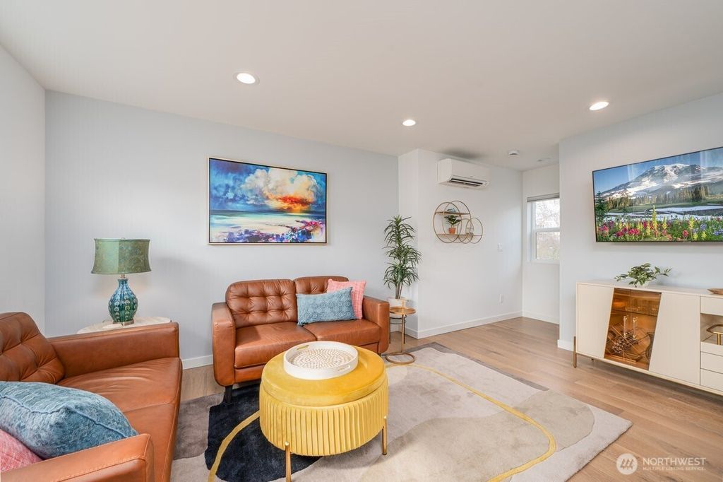 Photo of 3015 61 Avenue SW #B, Seattle, WA 98116 (MLS # 2491326)