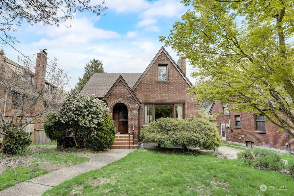 Photo of 1532 Thorndyke Avenue W, Seattle, WA 98199 (MLS # 2223013)