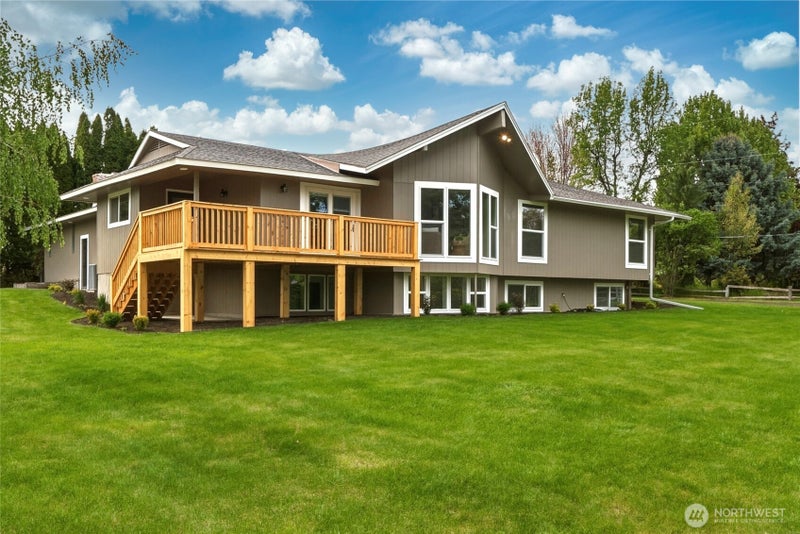 2242 S Wilbur