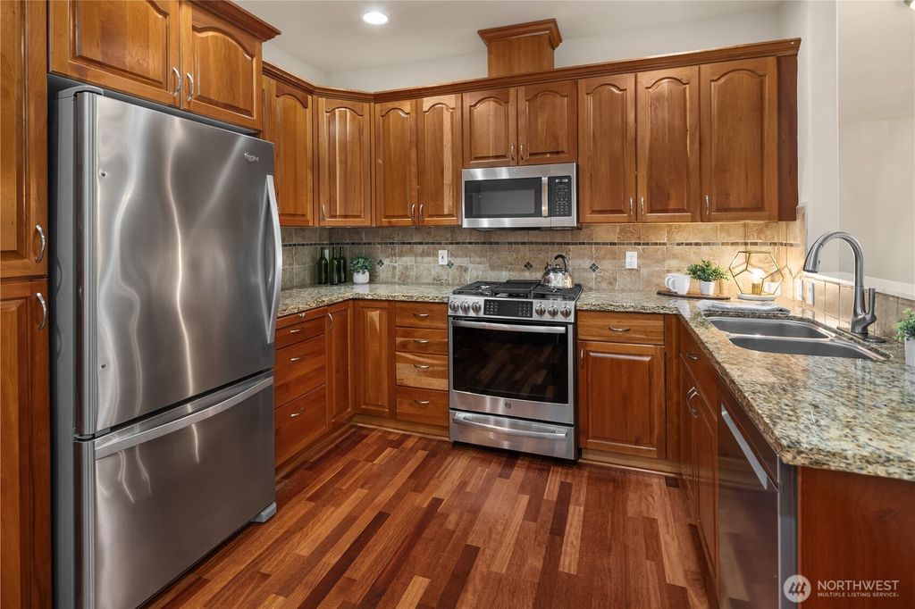 Photo of 4406 Providence Point Place SE #302, Issaquah, WA 98029 (MLS # 2524115)