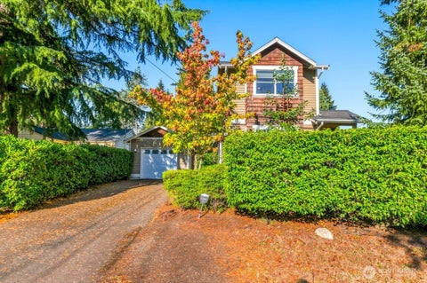 Photo of 13749 Corliss Avenue N, Seattle, WA 98133 (MLS # 2580354)