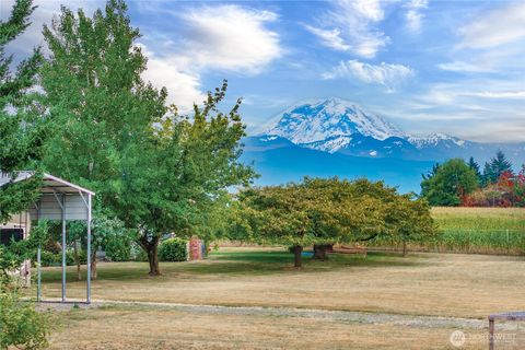 Photo of 18121 SE 426th St, Enumclaw, WA 98022 (MLS # 2426993)