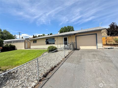Photo of 703 Sunrise Drive, Omak, WA 98841 (MLS # 2532666)