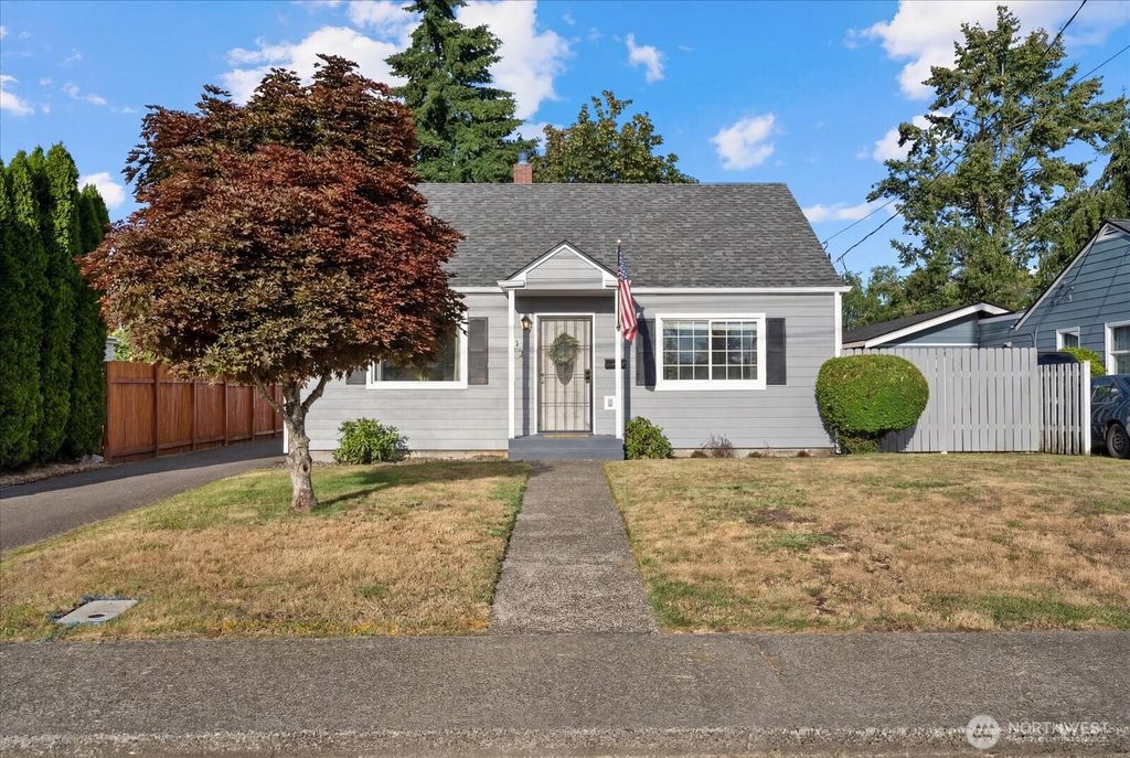 Photo of 833 S MacArthur Street, Tacoma, WA 98465 (MLS # 2540254)