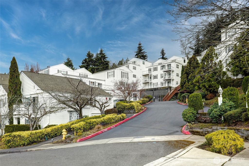 Photo of 3990 129 Place SE #302, Bellevue, WA 98006 (MLS # 2348307)