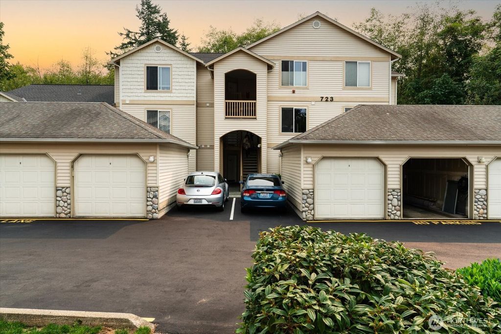 Photo of 723 114th Street SW #Y203, Everett, WA 98204 (MLS # 2440423)