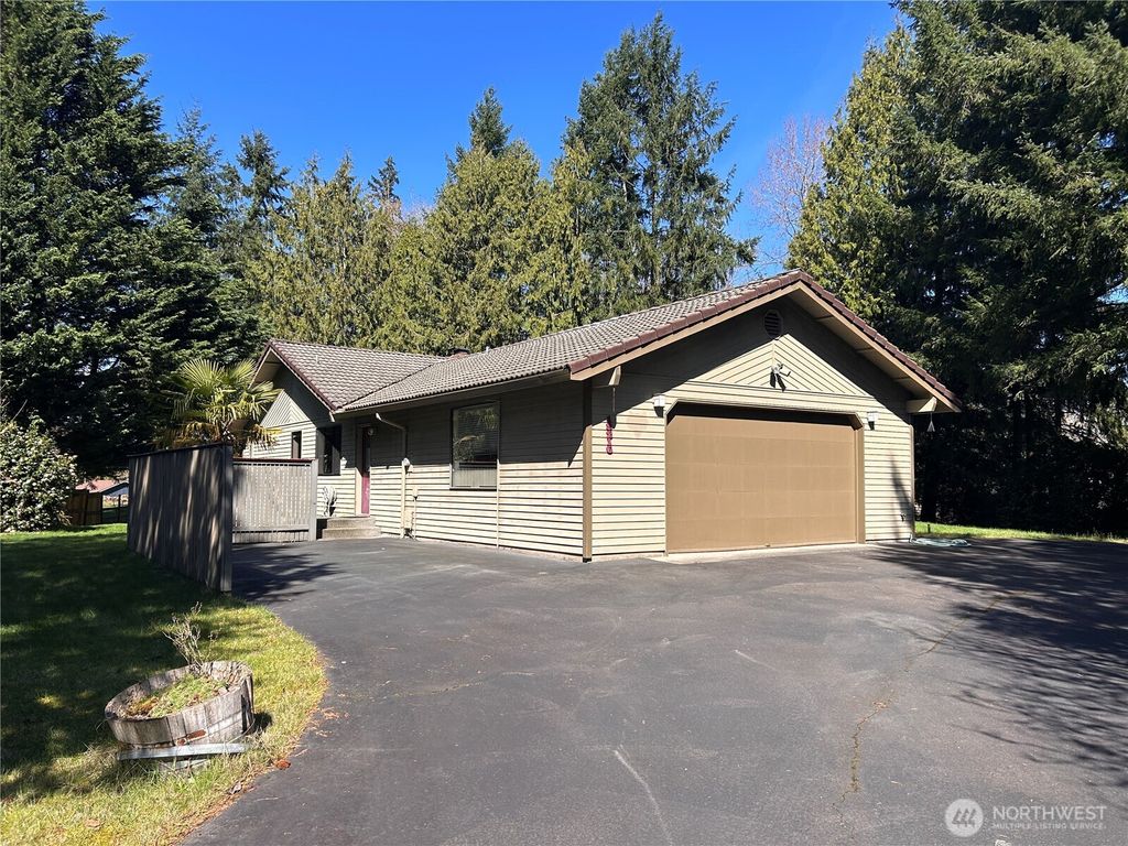 Photo of 19216 SE 278th St St, Kent, WA 98042 (MLS # 2492148)