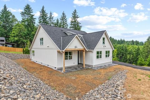 Photo of 117 Red Hawk Drive, Castle Rock, WA 98611 (MLS # 2418902)