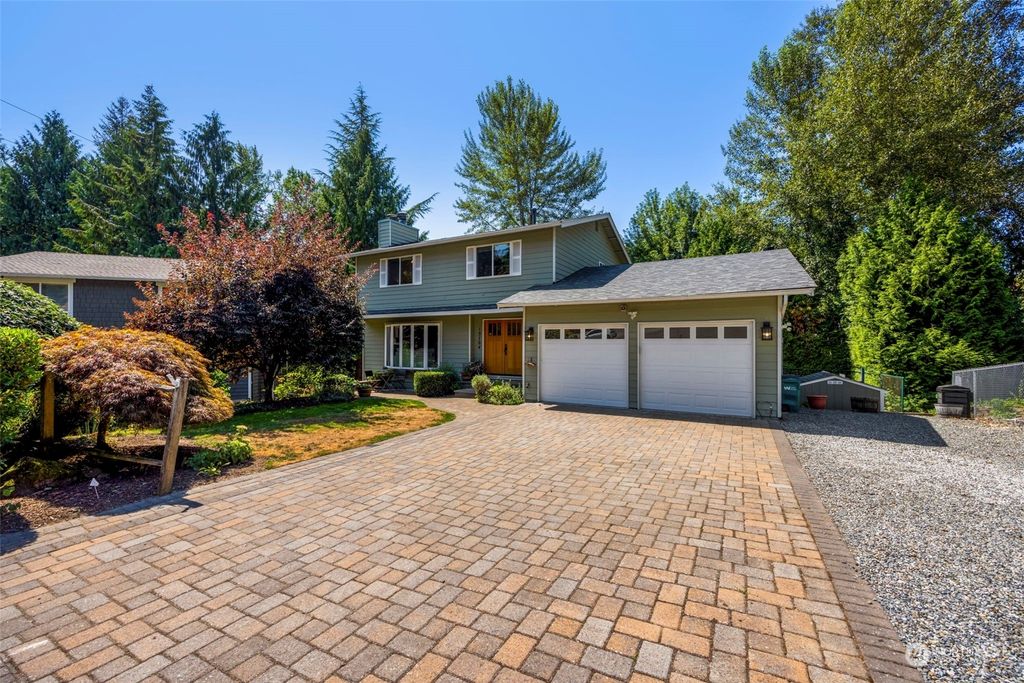 Photo of 15704 NE 105th Court, Redmond, WA 98052 (MLS # 2273708)