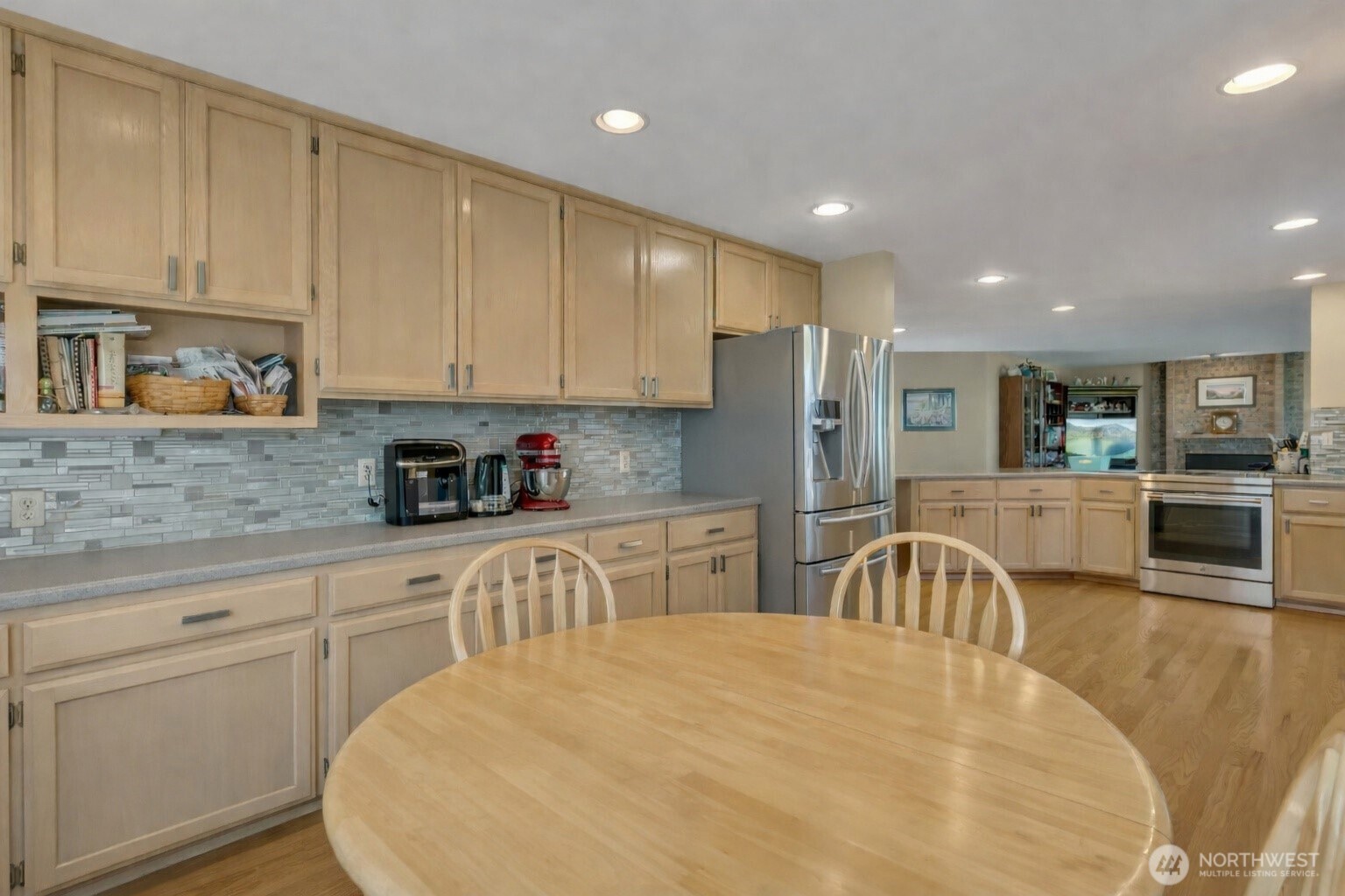 Woodinville, Washington, 98072, United States, 4 Bedrooms Bedrooms, ,3 BathroomsBathrooms,Residential,Active,2035141