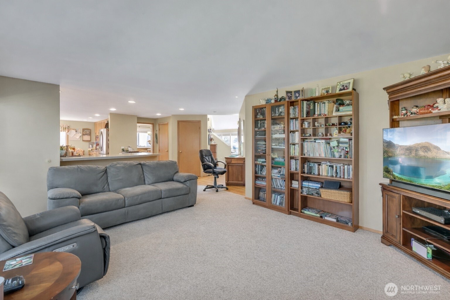 Woodinville, Washington, 98072, United States, 4 Bedrooms Bedrooms, ,3 BathroomsBathrooms,Residential,Active,2035141