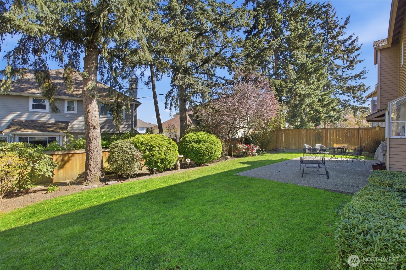 Woodinville, Washington, 98072, United States, 4 Bedrooms Bedrooms, ,3 BathroomsBathrooms,Residential,Active,2035141