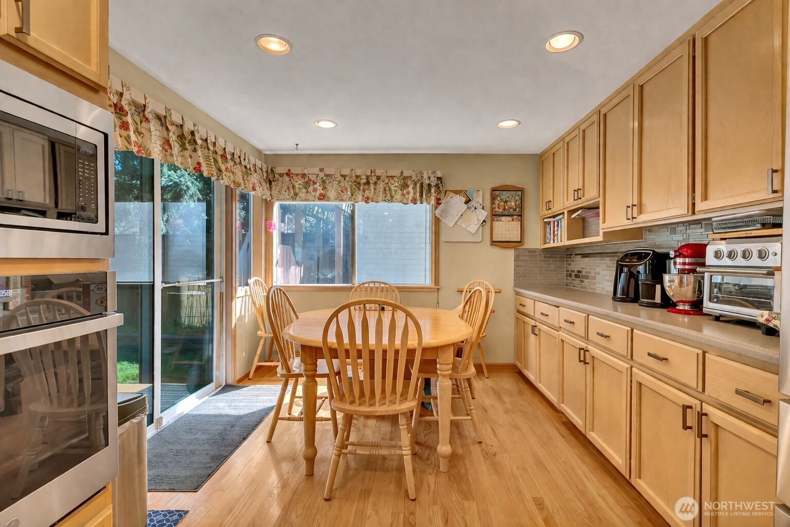 Woodinville, Washington, 98072, United States, 4 Bedrooms Bedrooms, ,3 BathroomsBathrooms,Residential,Active,2035141