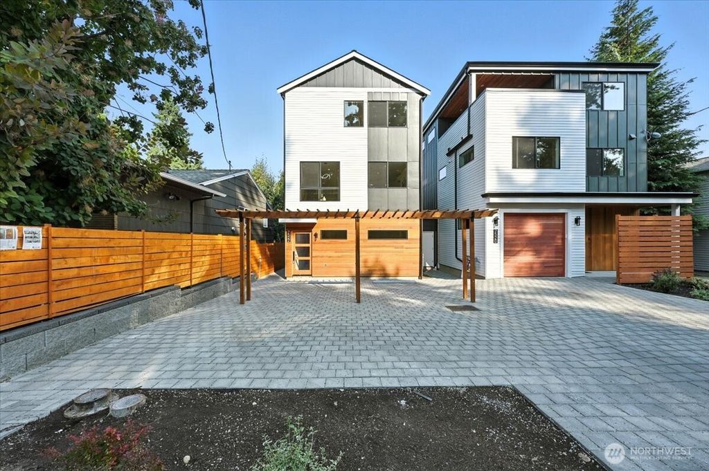 Photo of 7522 31st Avenue NE, Seattle, WA 98115 (MLS # 2428960)