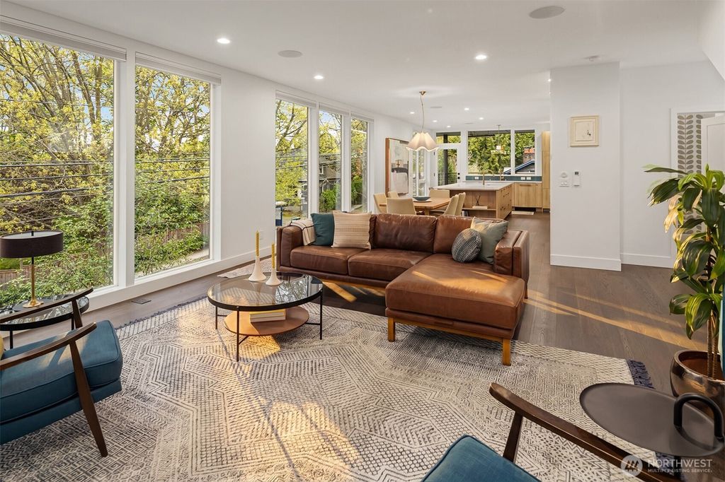 Photo of 4005 Corliss Avenue N, Seattle, WA 98103 (MLS # 2510730)