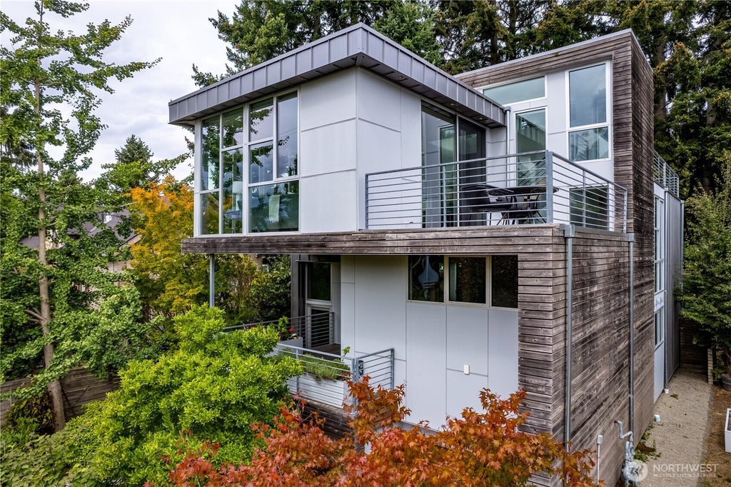 Photo of 2112 N 46th Street, Seattle, WA 98103 (MLS # 2579928)
