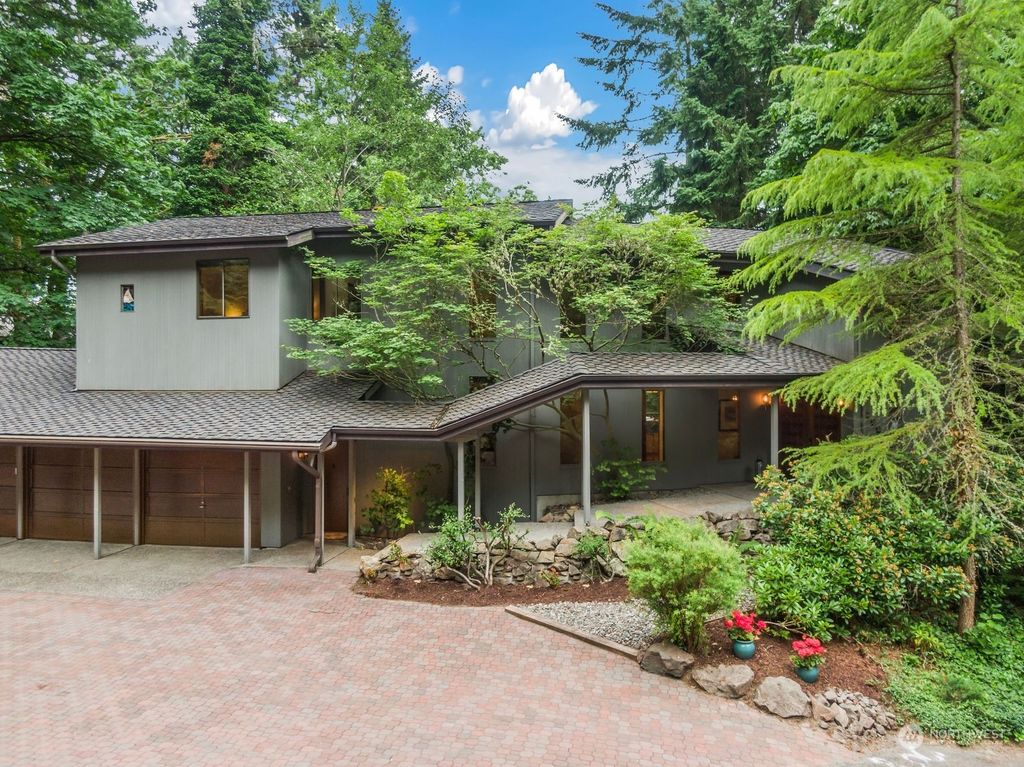 Photo of 799 NW Culbertson Drive, Seattle, WA 98133 (MLS # 2128026)